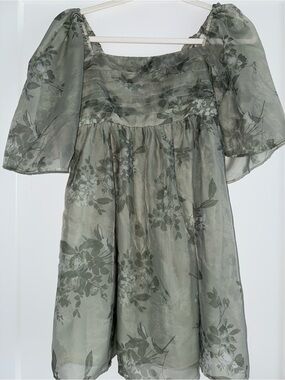 Abercrombie & Fitch like new EUC Emerson angel sleeve mini dress in green floral